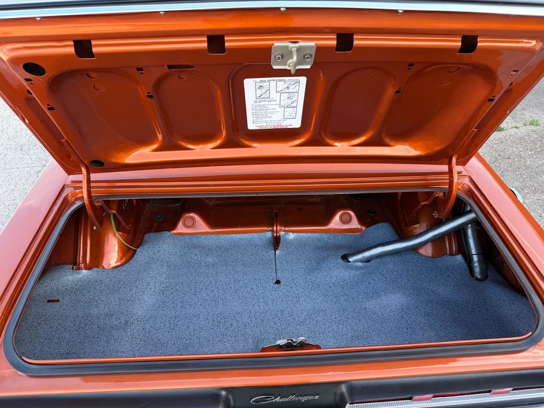 Dodge-Challenger-1971-20