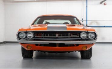 Dodge-Challenger-1971-Coupe-10