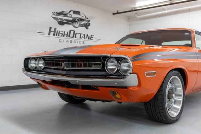 Dodge-Challenger-1971-Coupe-12