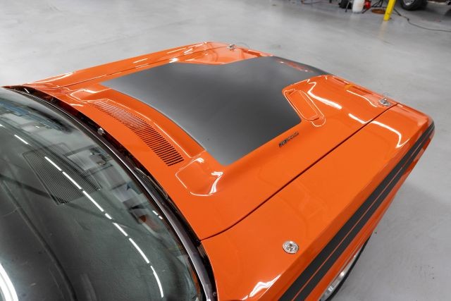 Dodge-Challenger-1971-Coupe-21