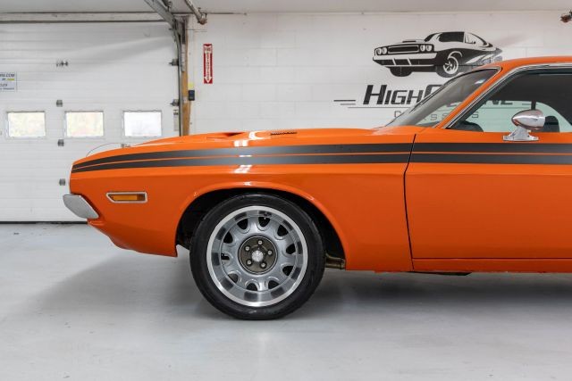 Dodge-Challenger-1971-Coupe-25