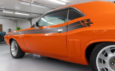 Dodge-Challenger-1971-Coupe-28