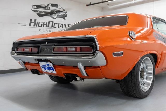 Dodge-Challenger-1971-Coupe-38