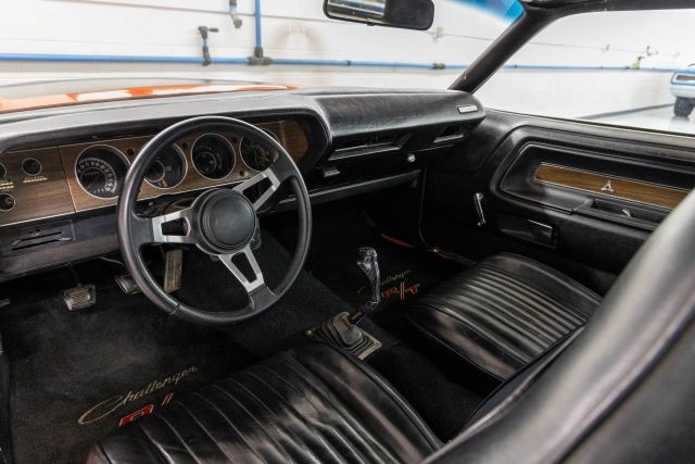 Dodge-Challenger-1971-Coupe-6