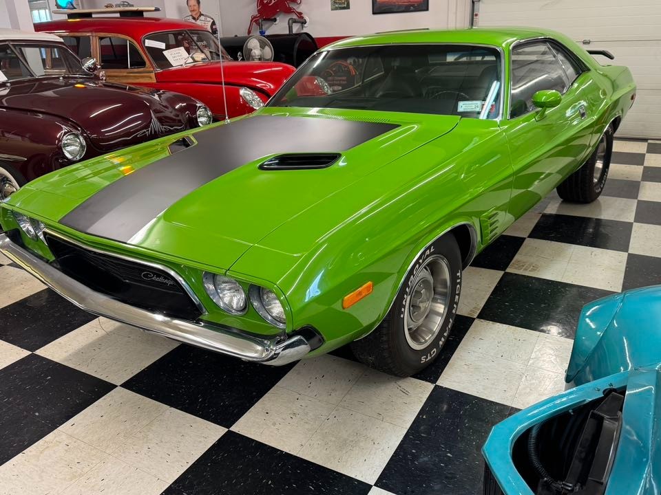 Dodge-Challenger-1973-Coupe-1