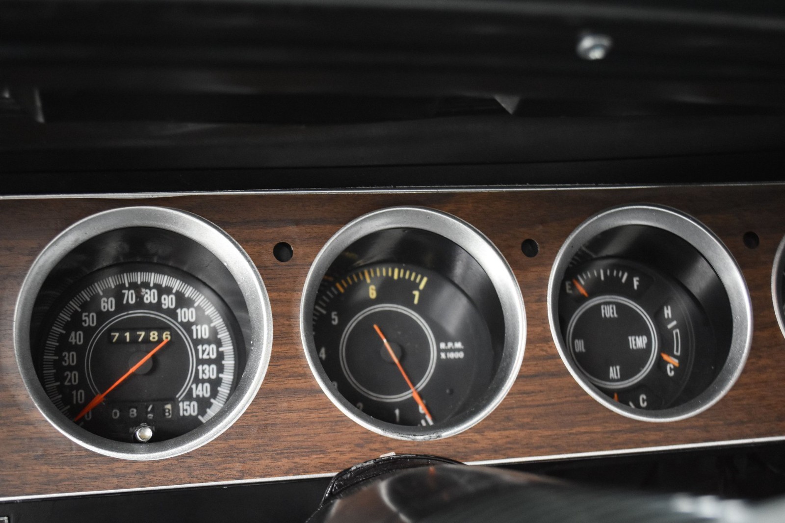 Dodge-Challenger-1973-Coupe-13