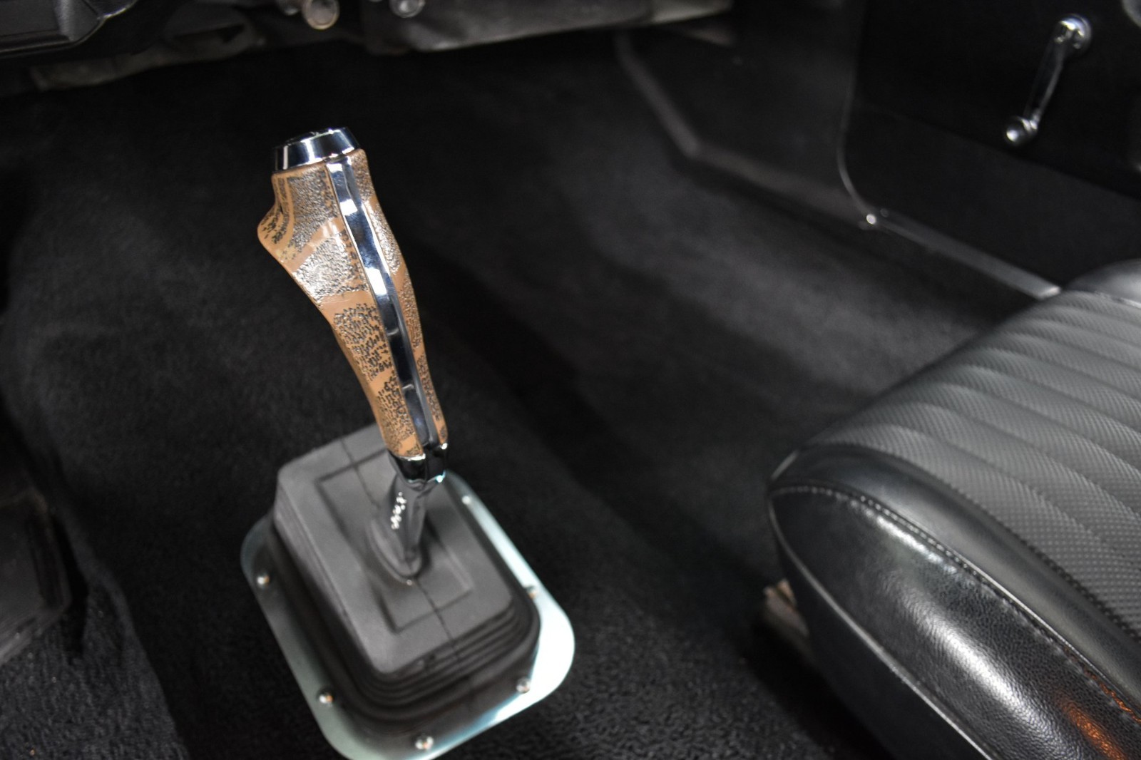 Dodge-Challenger-1973-Coupe-14