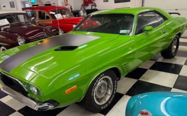 Dodge-Challenger-1973-Coupe