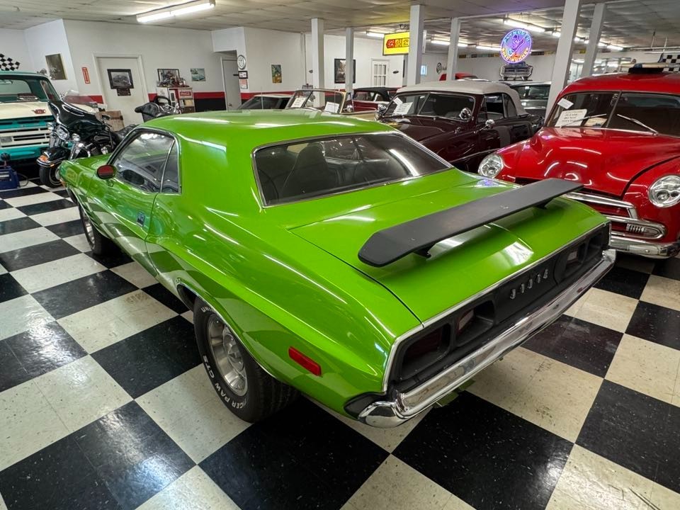 Dodge-Challenger-1973-Coupe-2