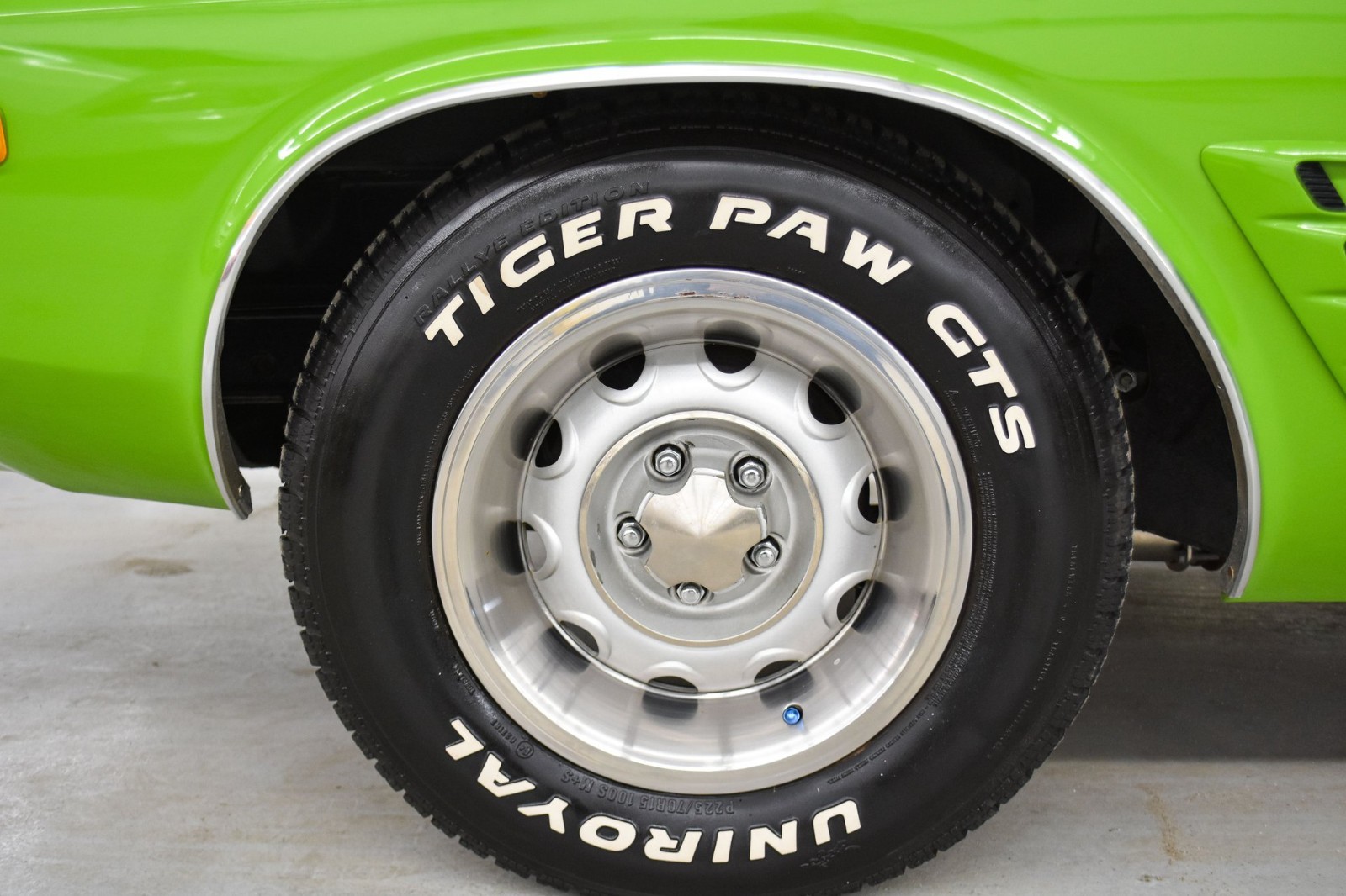 Dodge-Challenger-1973-Coupe-23