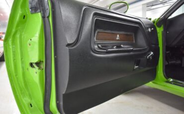 Dodge-Challenger-1973-Coupe-25