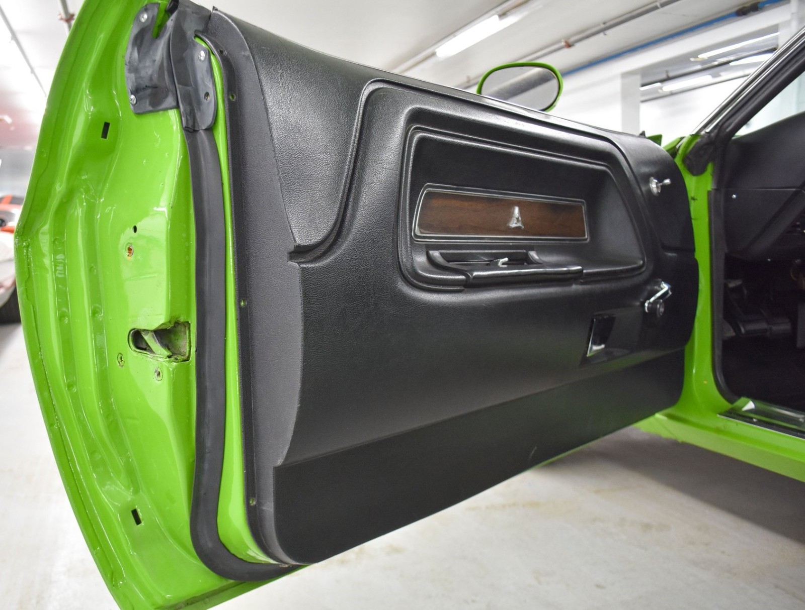 Dodge-Challenger-1973-Coupe-25