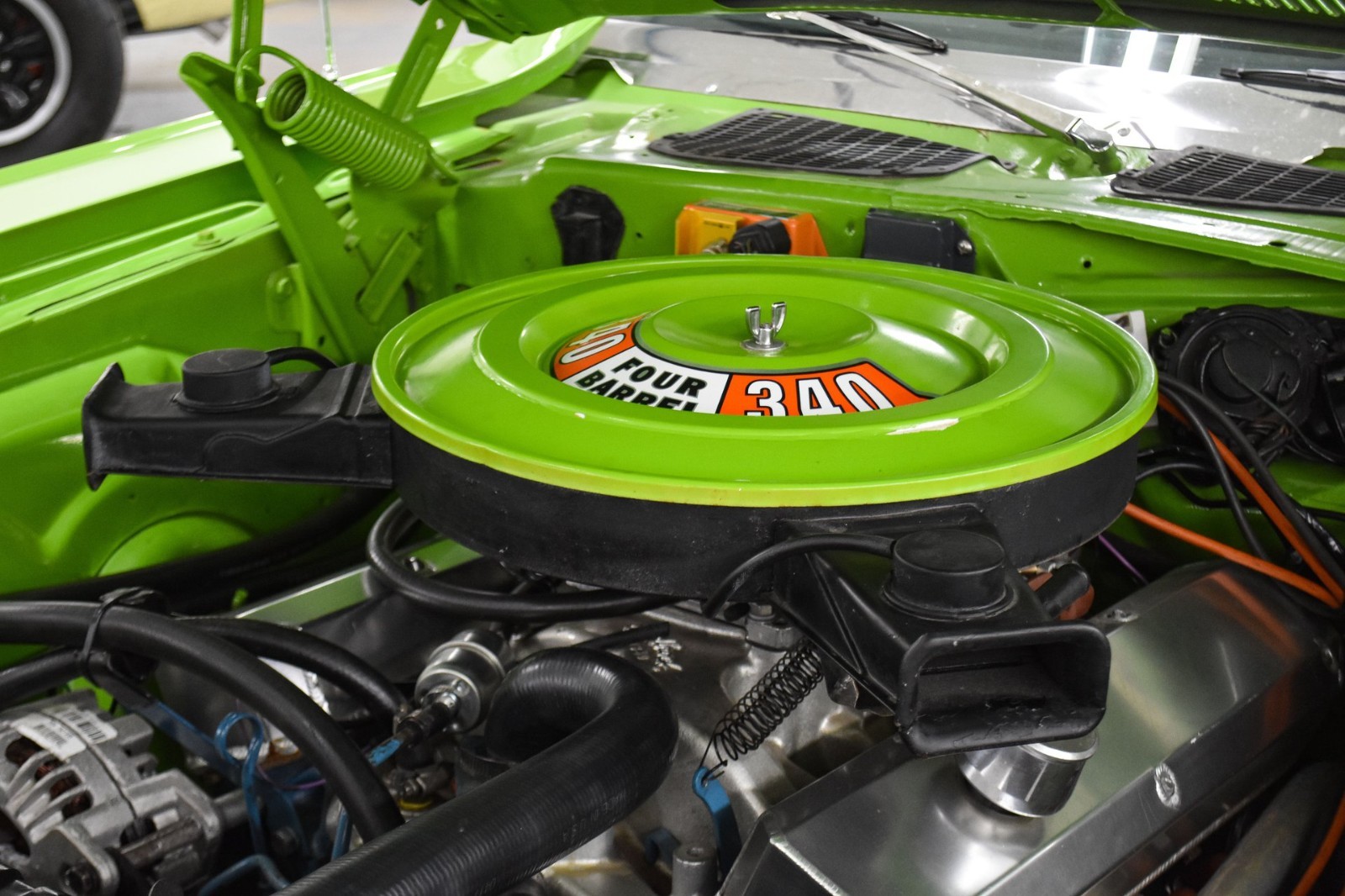 Dodge-Challenger-1973-Coupe-29