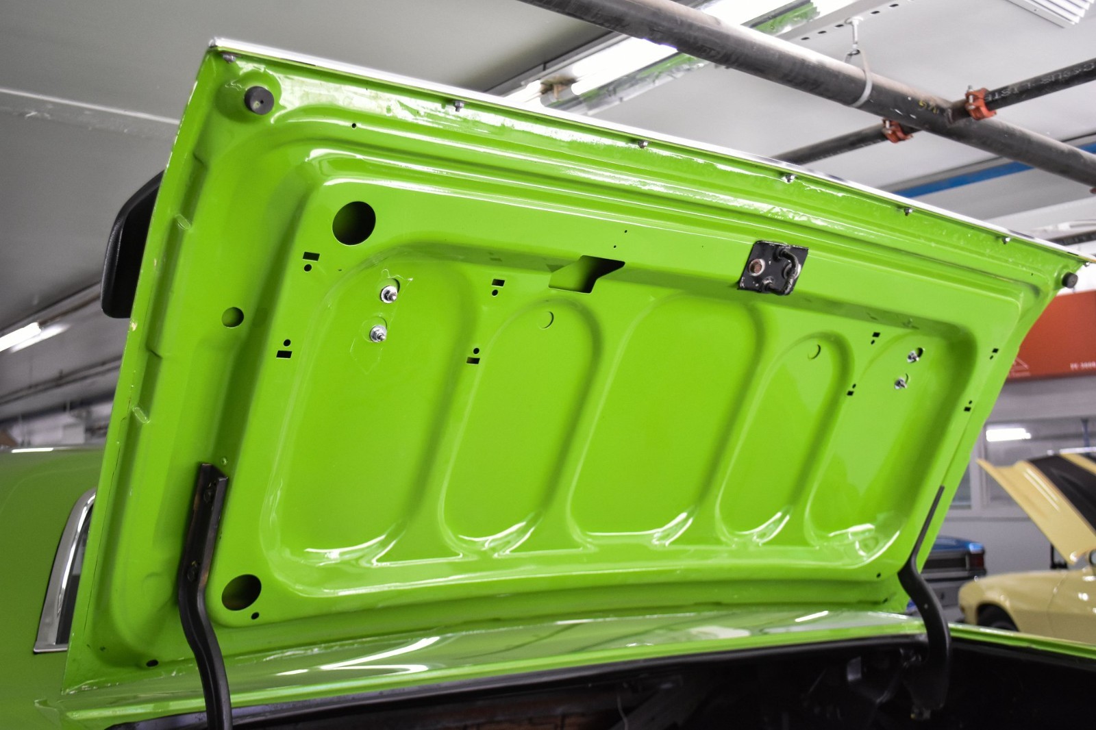 Dodge-Challenger-1973-Coupe-31