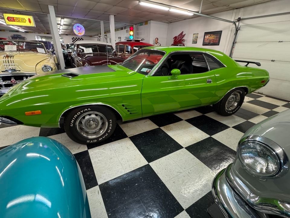 Dodge-Challenger-1973-Coupe-4