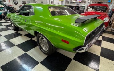 Dodge-Challenger-1973-Coupe-5