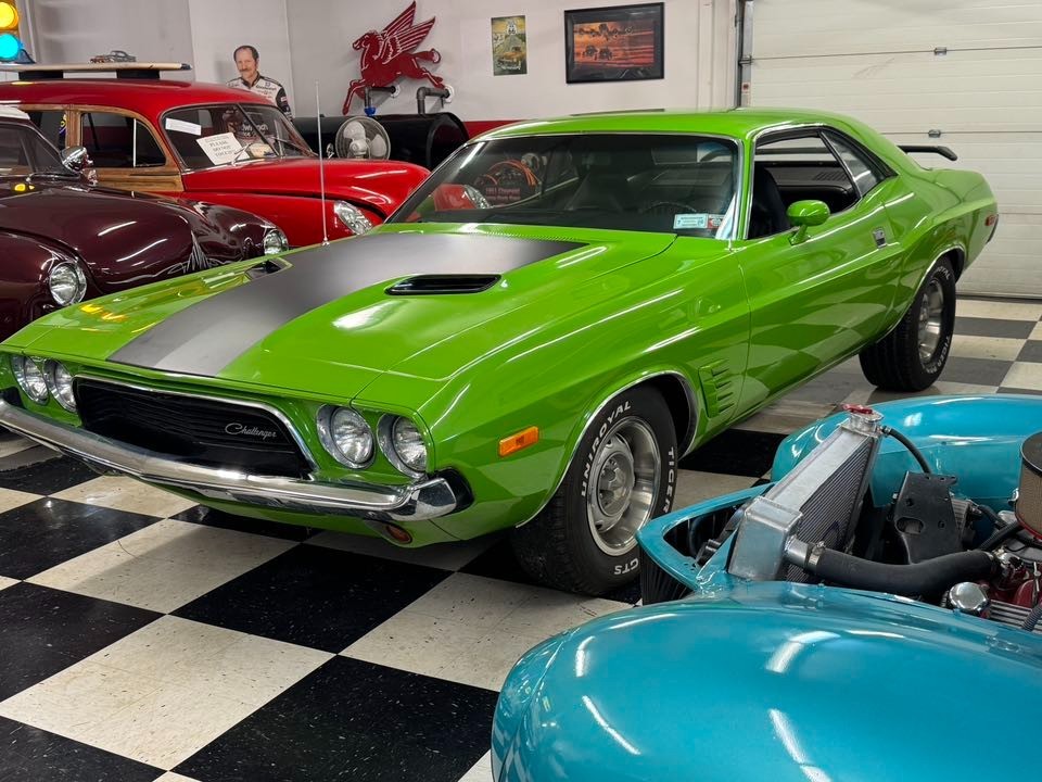 Dodge-Challenger-1973-Coupe-9