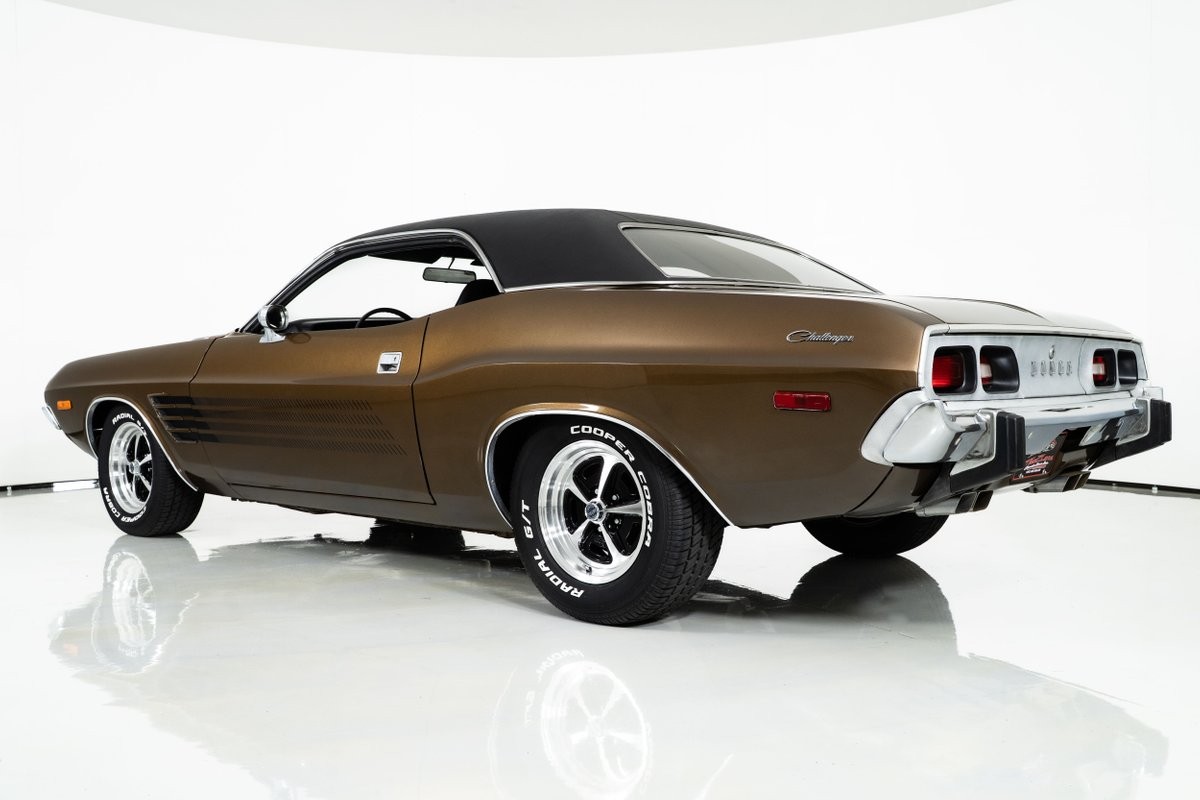 Dodge-Challenger-1973-Hardtop-10