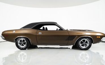 Dodge-Challenger-1973-Hardtop-14