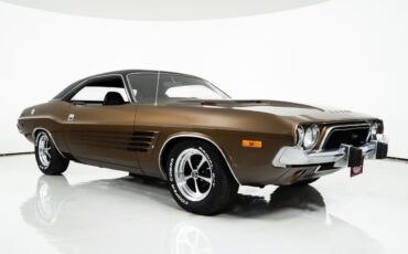 Dodge-Challenger-1973-Hardtop-17