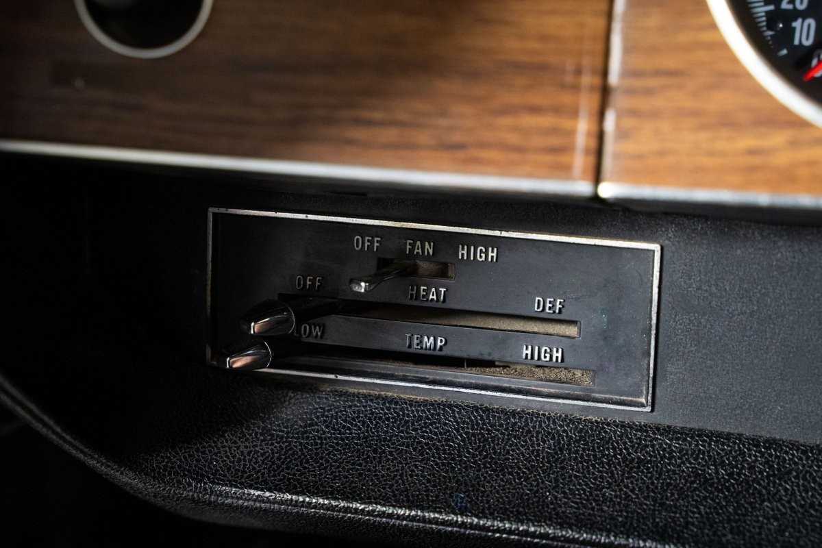 Dodge-Challenger-1973-Hardtop-28