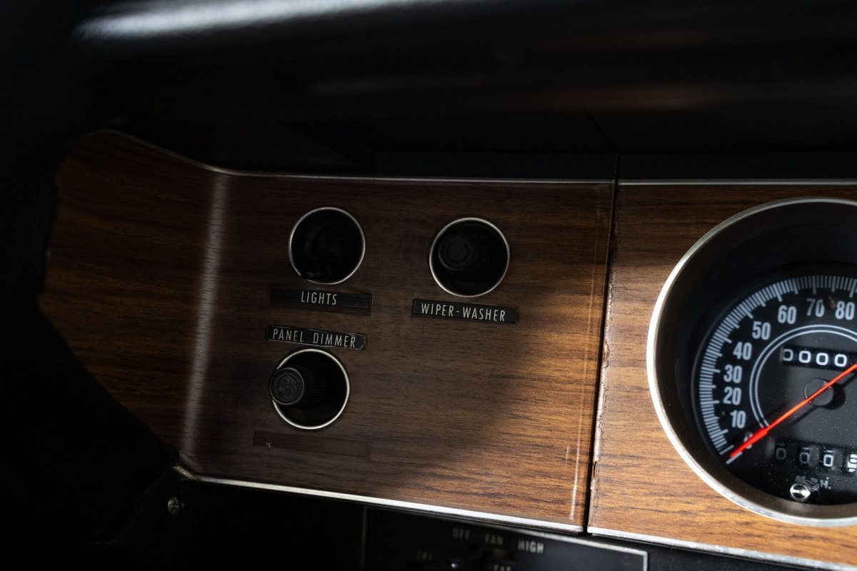 Dodge-Challenger-1973-Hardtop-32