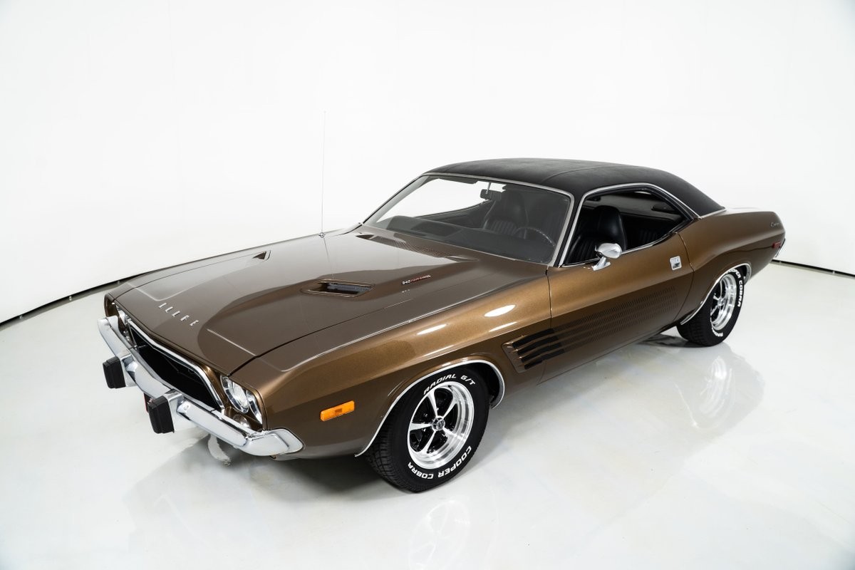 Dodge-Challenger-1973-Hardtop-5