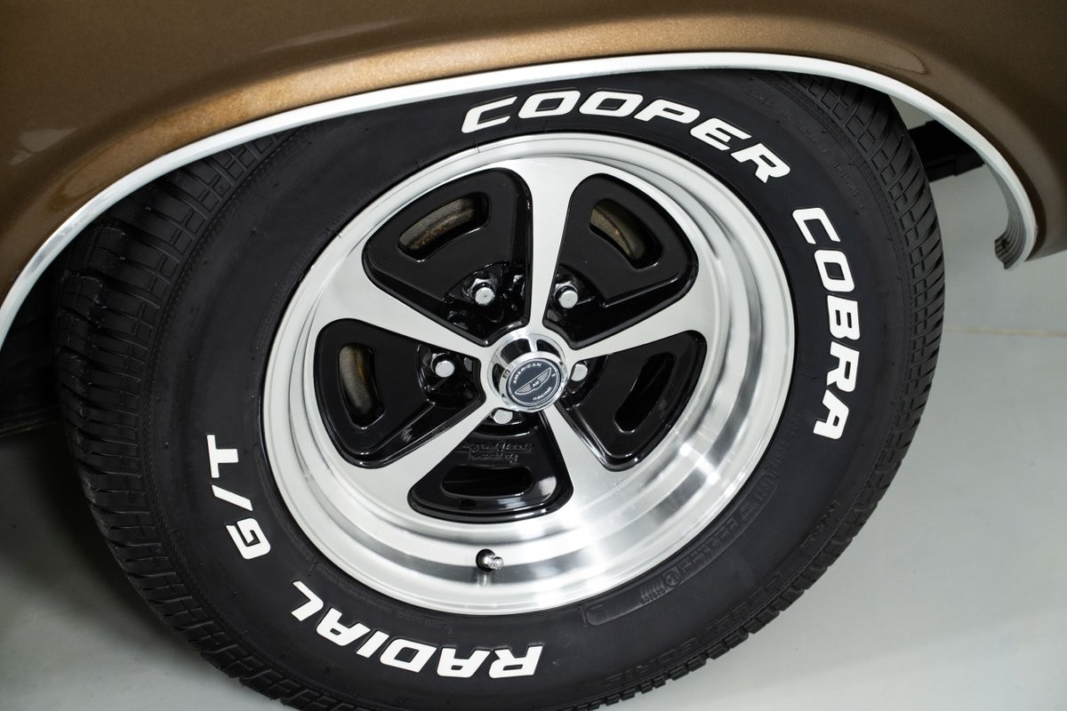 Dodge-Challenger-1973-Hardtop-9