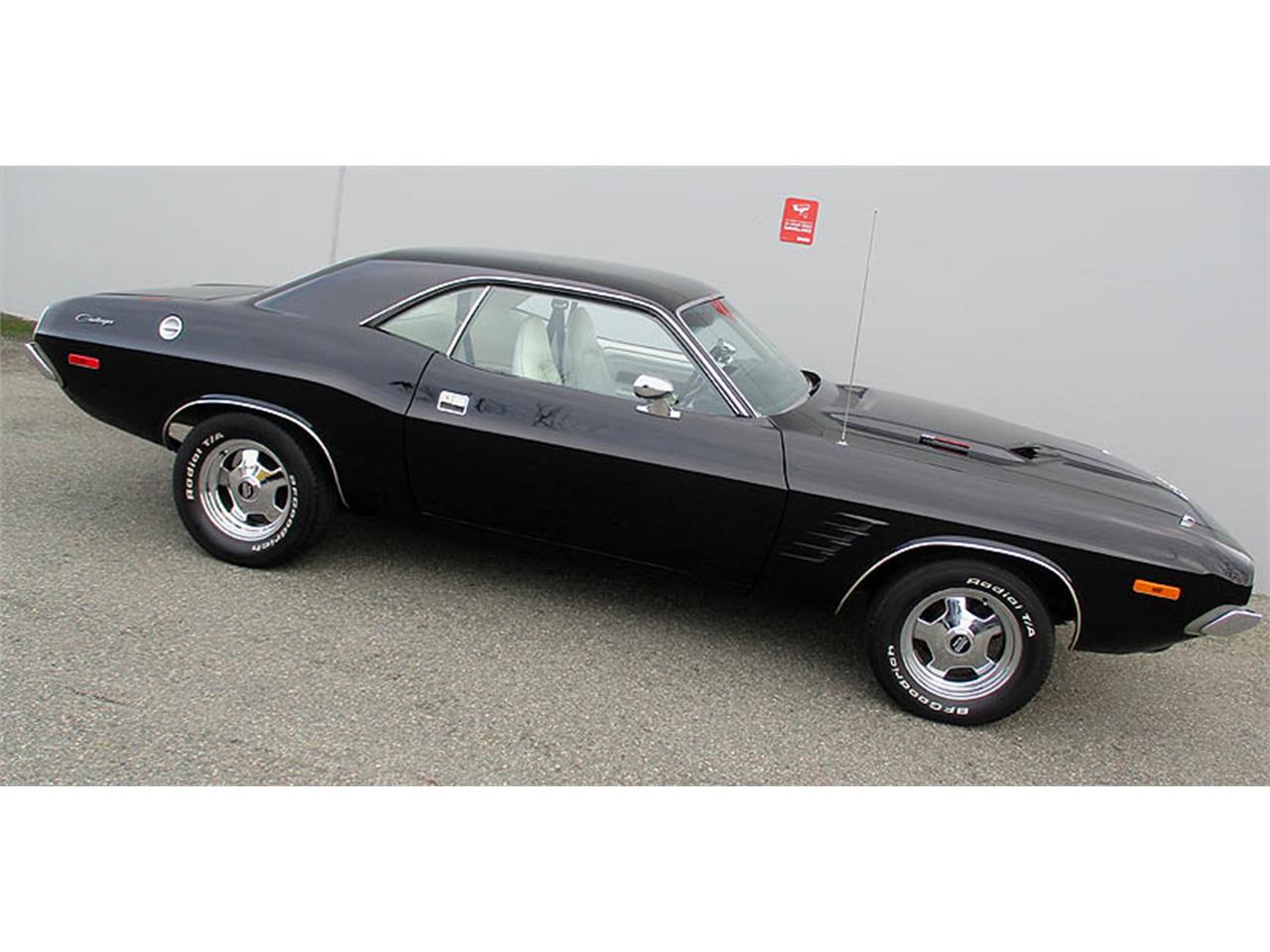 Dodge-Challenger-1974-Black-WhiteBlack-14