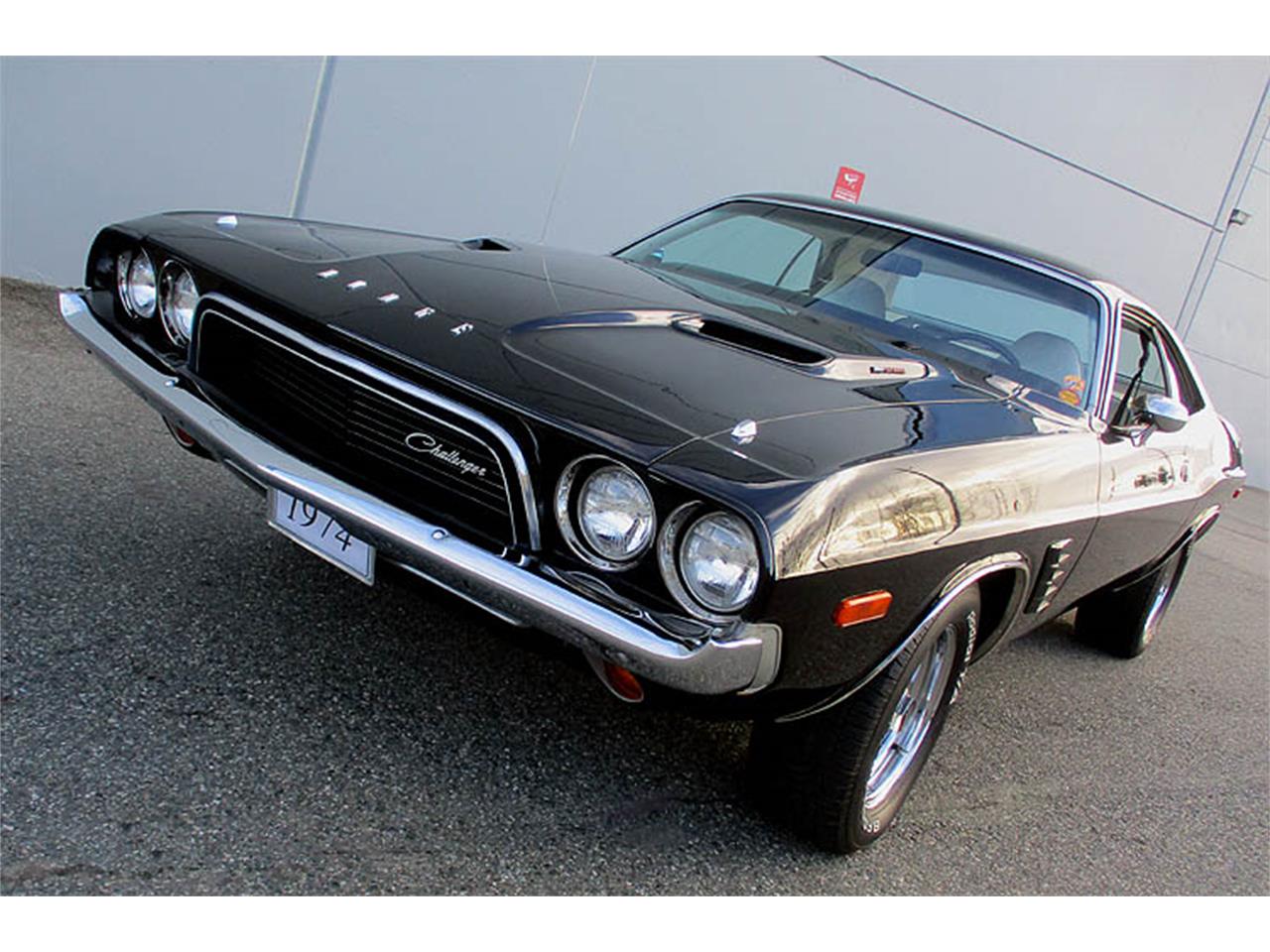 Dodge-Challenger-1974-Black-WhiteBlack-15