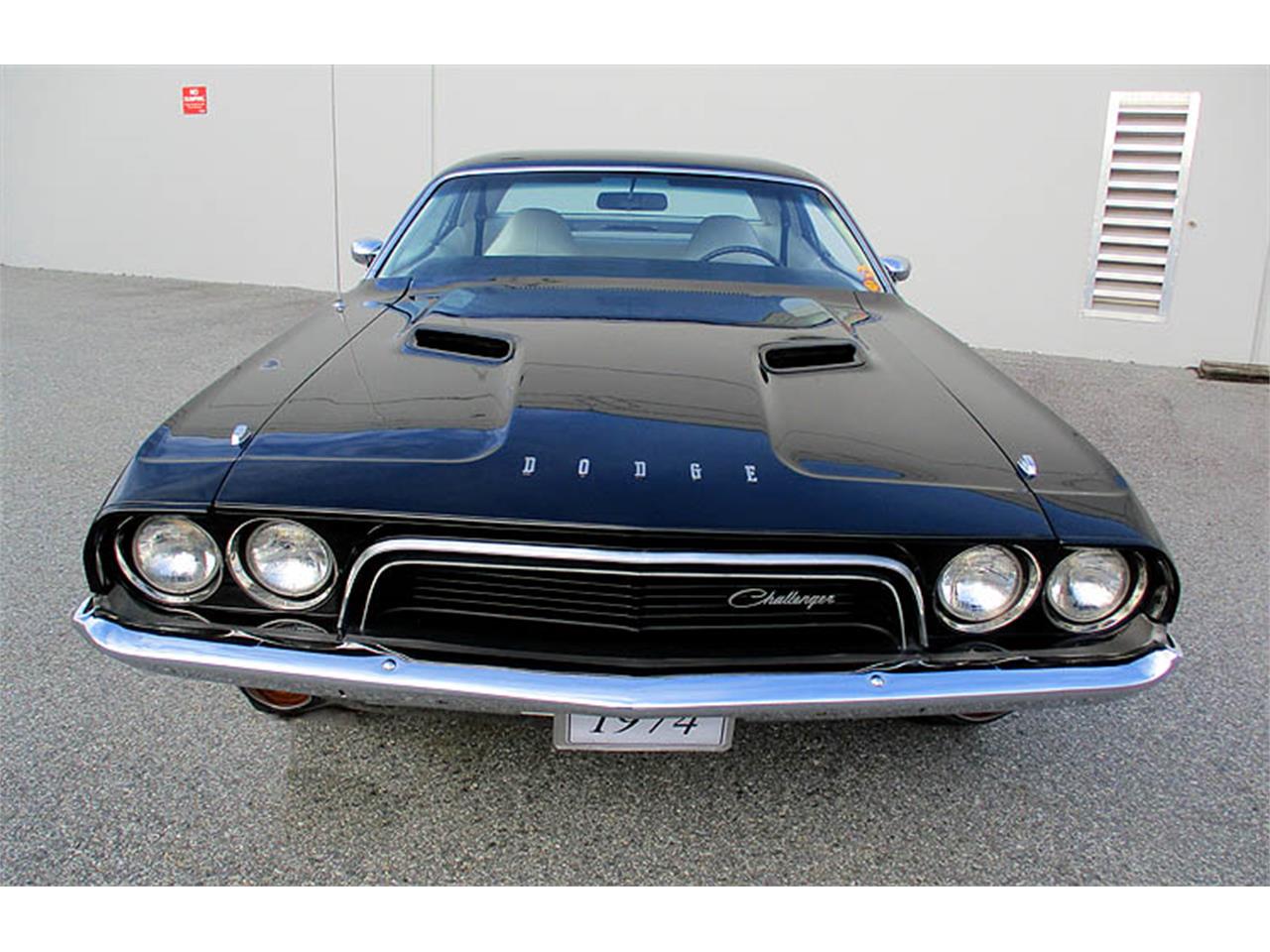 Dodge-Challenger-1974-Black-WhiteBlack-18