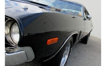 Dodge-Challenger-1974-Black-WhiteBlack-20