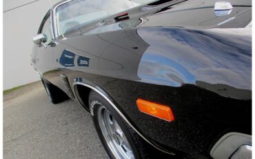 Dodge-Challenger-1974-Black-WhiteBlack-21