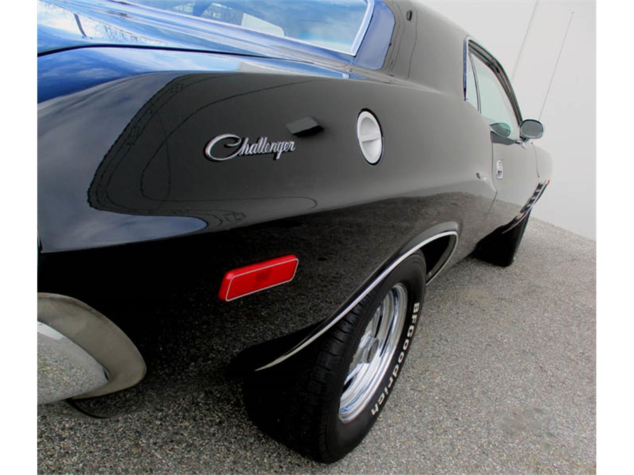 Dodge-Challenger-1974-Black-WhiteBlack-22
