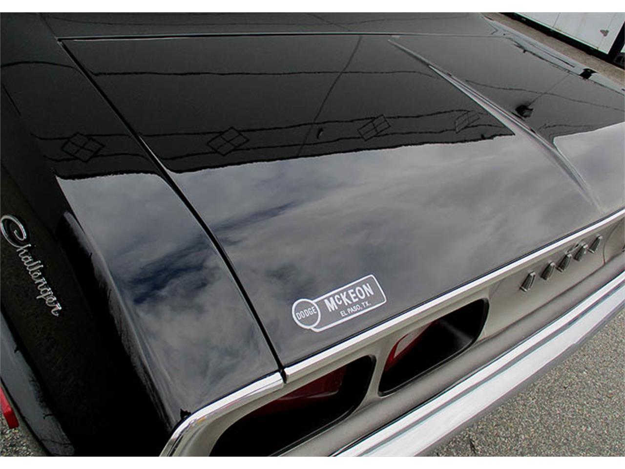 Dodge-Challenger-1974-Black-WhiteBlack-27