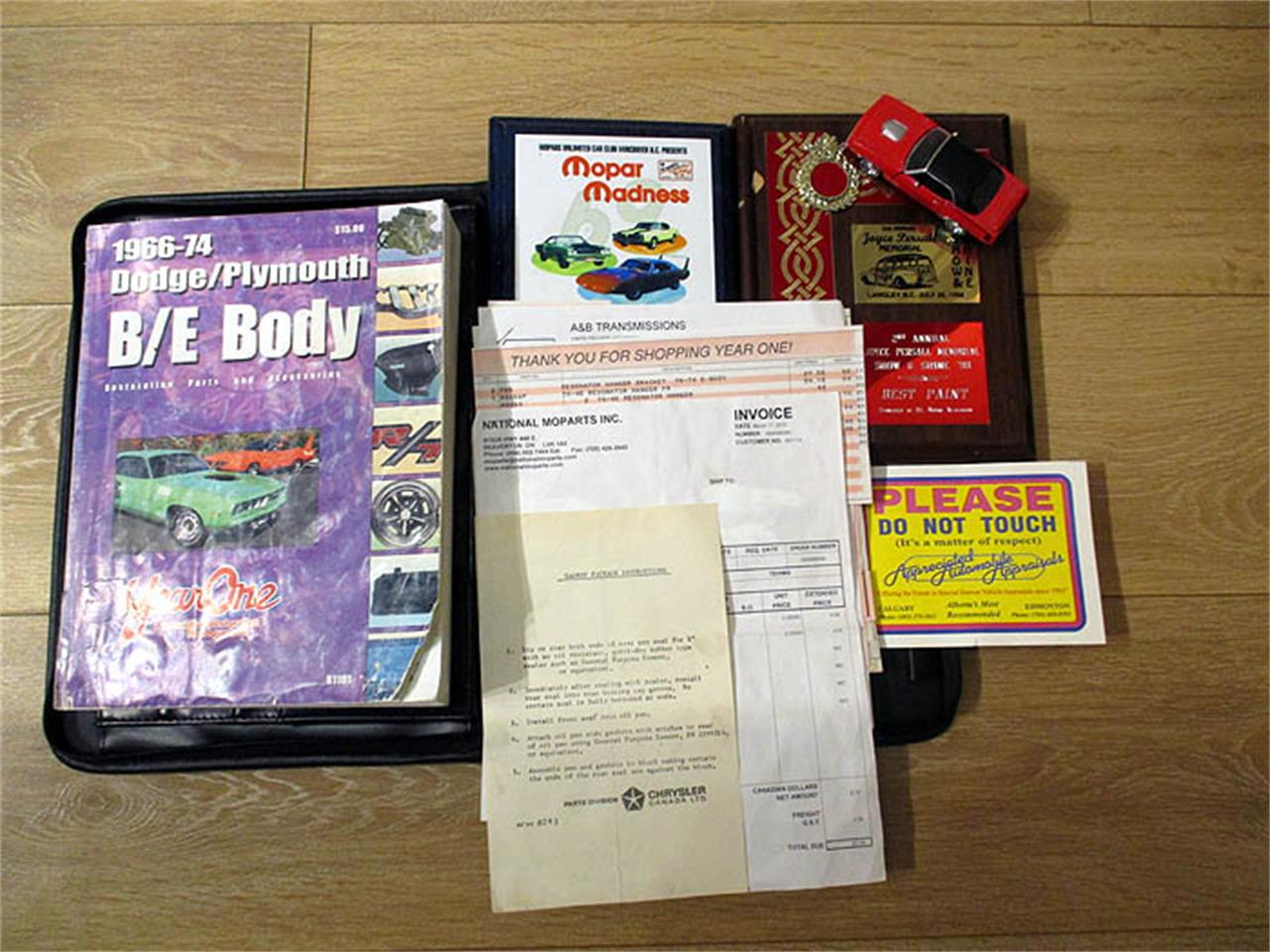 Dodge-Challenger-1974-Black-WhiteBlack-8