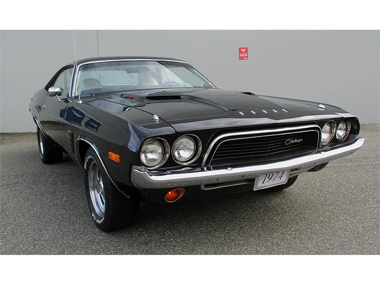 Dodge-Challenger-1974-Black-WhiteBlack-9