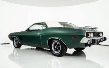Dodge-Challenger-1974-Hardtop-11