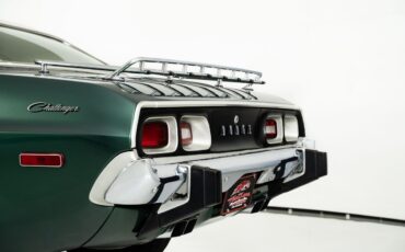 Dodge-Challenger-1974-Hardtop-12