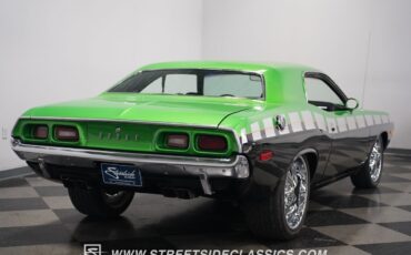 Dodge-Challenger-1974-Hardtop-13