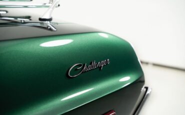 Dodge-Challenger-1974-Hardtop-13