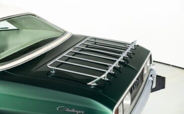 Dodge-Challenger-1974-Hardtop-14