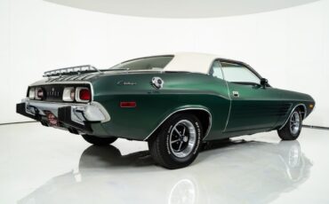 Dodge-Challenger-1974-Hardtop-17