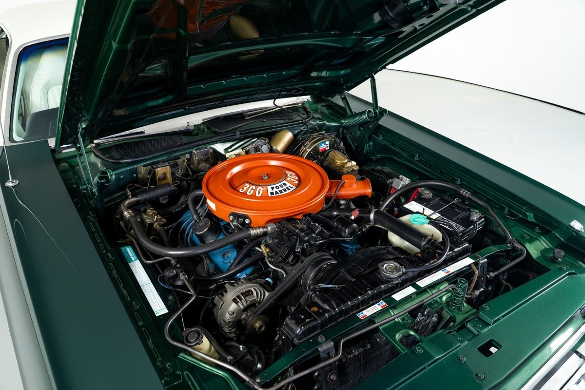 Dodge-Challenger-1974-Hardtop-2