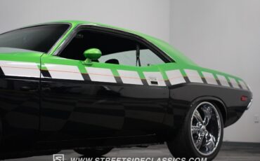 Dodge-Challenger-1974-Hardtop-25