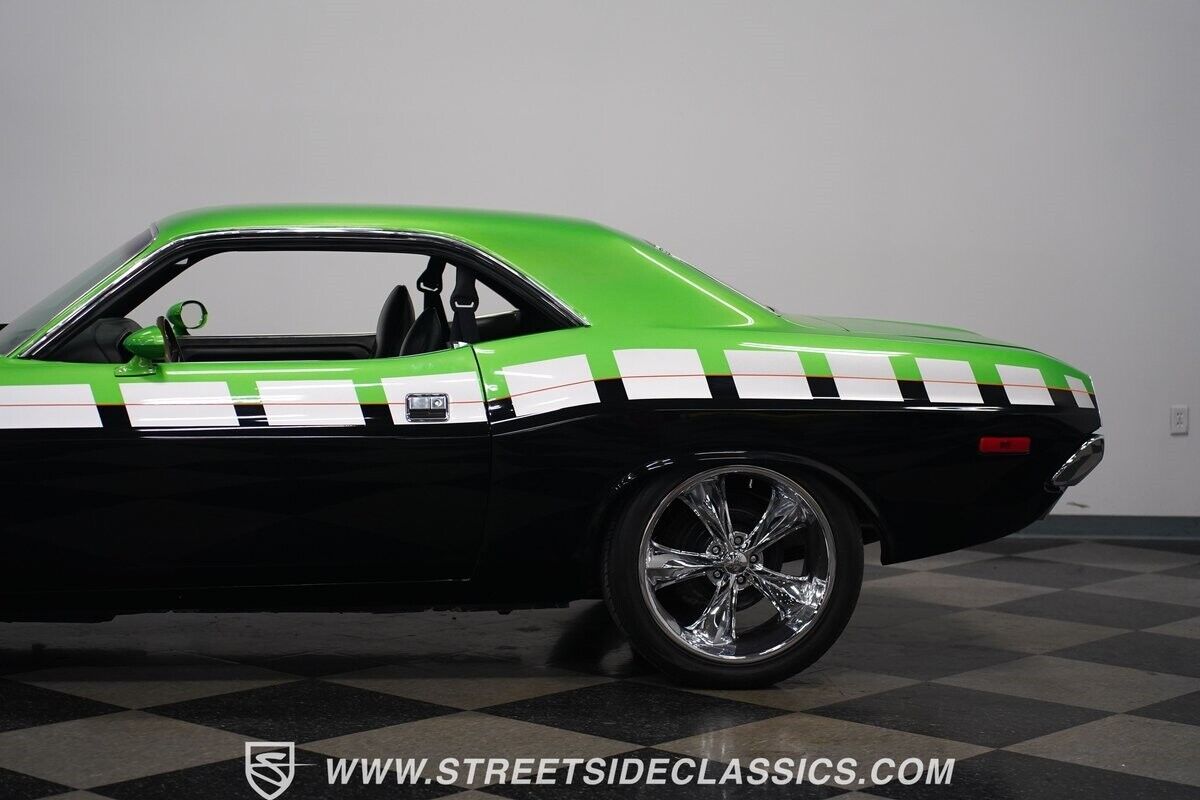 Dodge-Challenger-1974-Hardtop-27