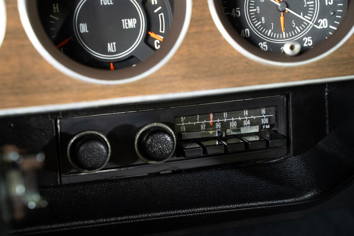 Dodge-Challenger-1974-Hardtop-35