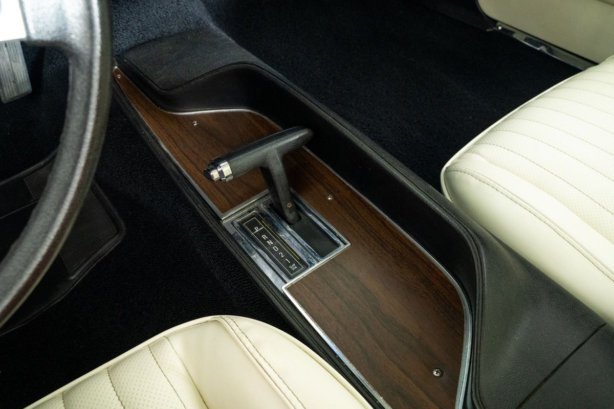 Dodge-Challenger-1974-Hardtop-38