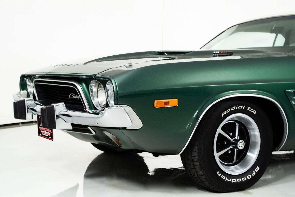 Dodge-Challenger-1974-Hardtop-6