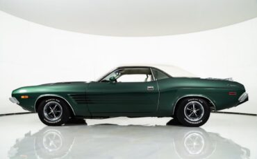 Dodge-Challenger-1974-Hardtop-8